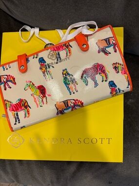 Kendra Scott Multicolor Zebra Jewlery organizer - Cream with Orange Trim - rare!